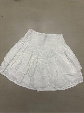Hollister White Eyelet Tiered Mini Skirt - size xxs - like new